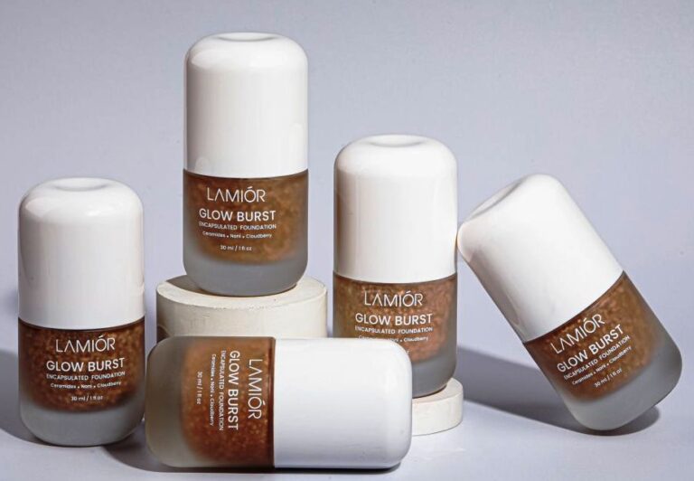 LAMIOR-GLOW-BURST-FOUNDATION-RS-1495.jpg