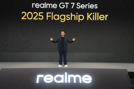 realme GT 7 Series Launch Image (1).jpg